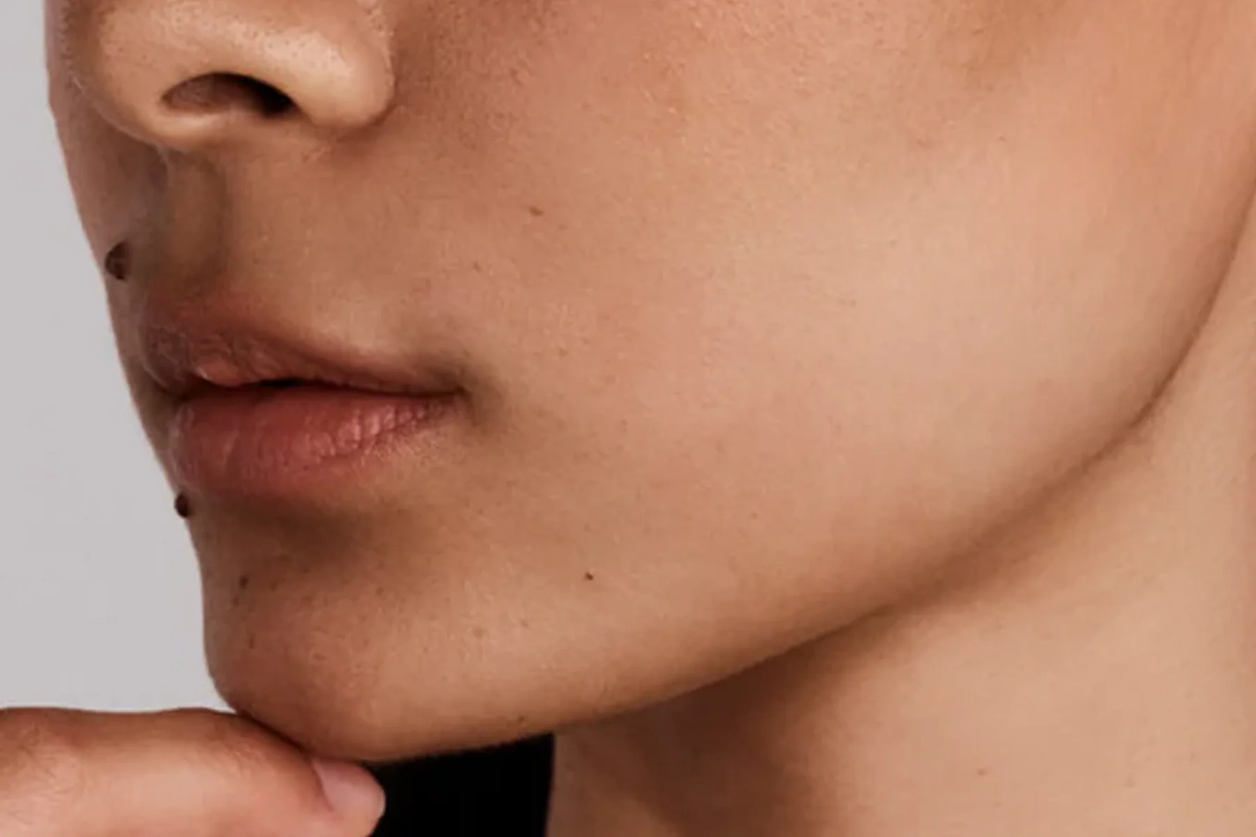 Professional waxing treatment imagery for Chin Hard Wax (Men & Women)